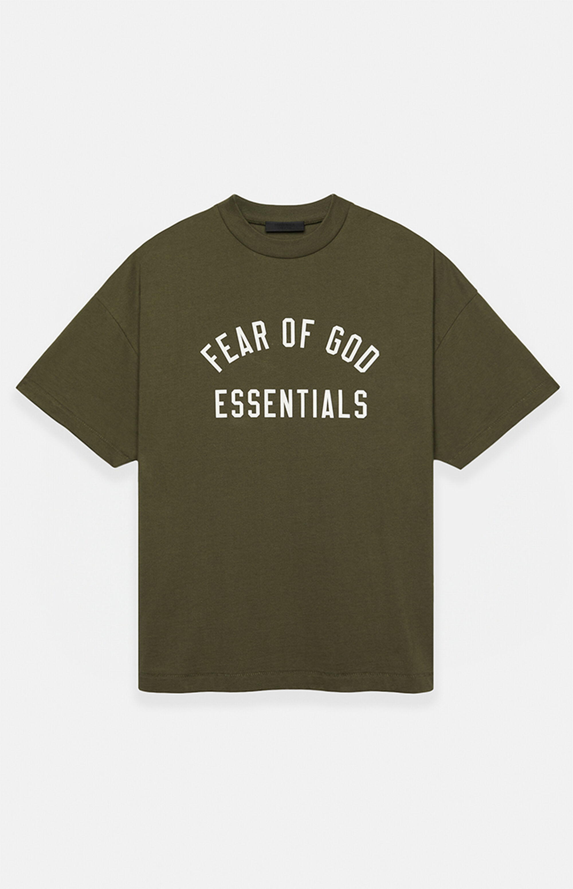 Essentials 24FW 軍綠 白字 弧狀字體 短T