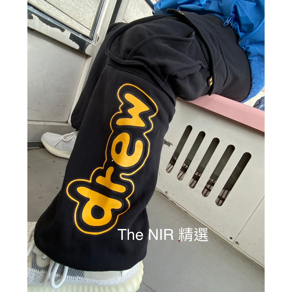 Drew House 寬管 空心笑臉 字體 黑色 棉長褲 側邊口袋 工作褲